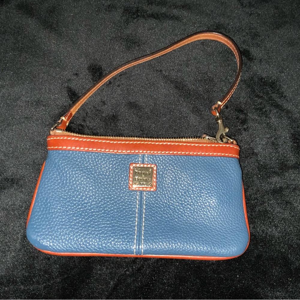 Dooney and bourke wristlet